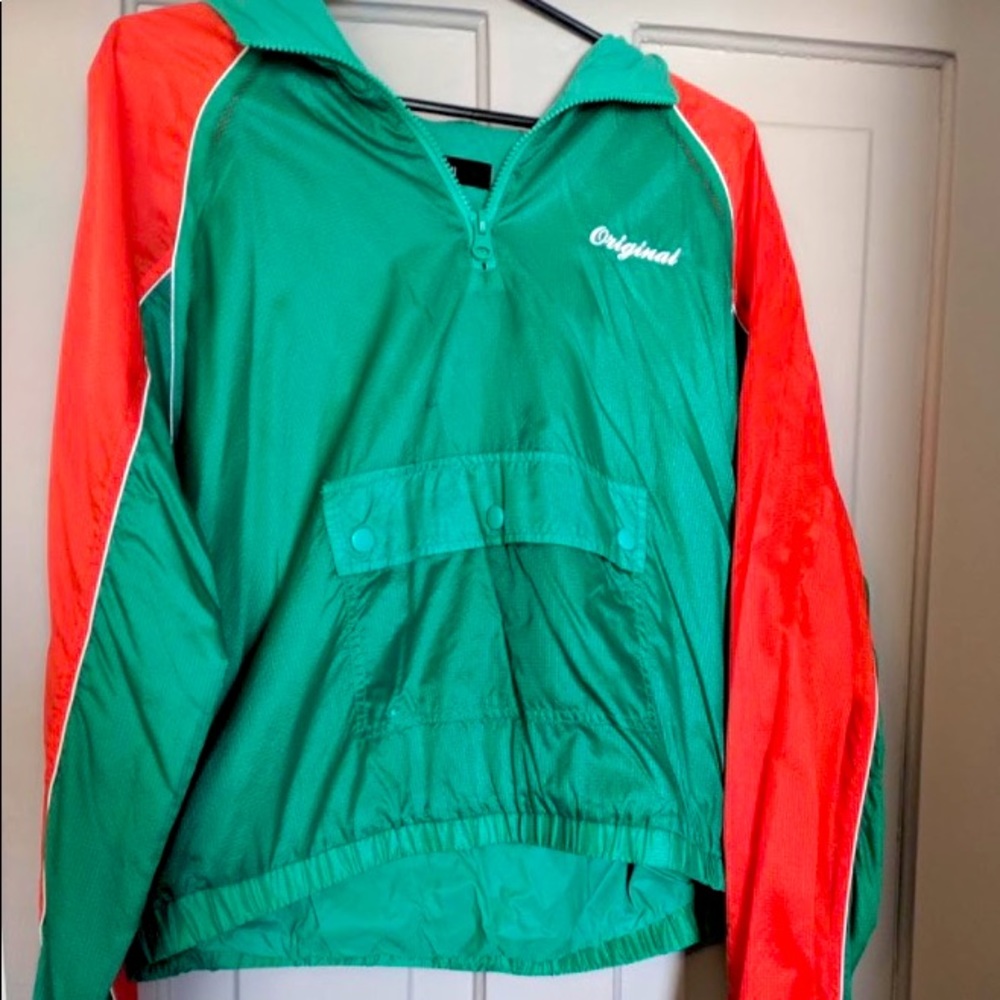 Cropped windbreaker